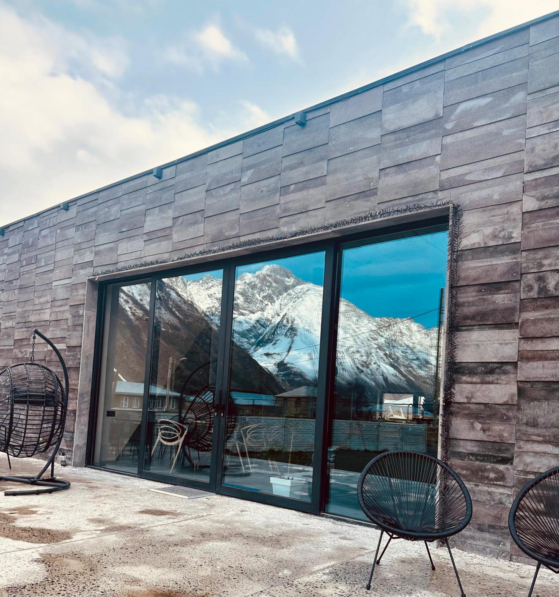 Villa Alpine Escape Kazbegi Exterior foto